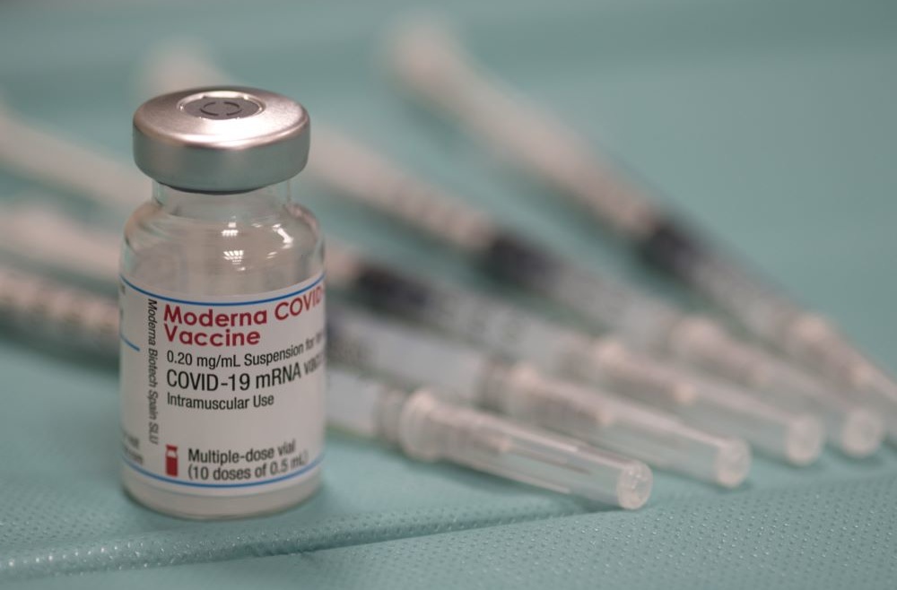 Efectos secundarios de la vacuna contra el coronavirus de Moderna